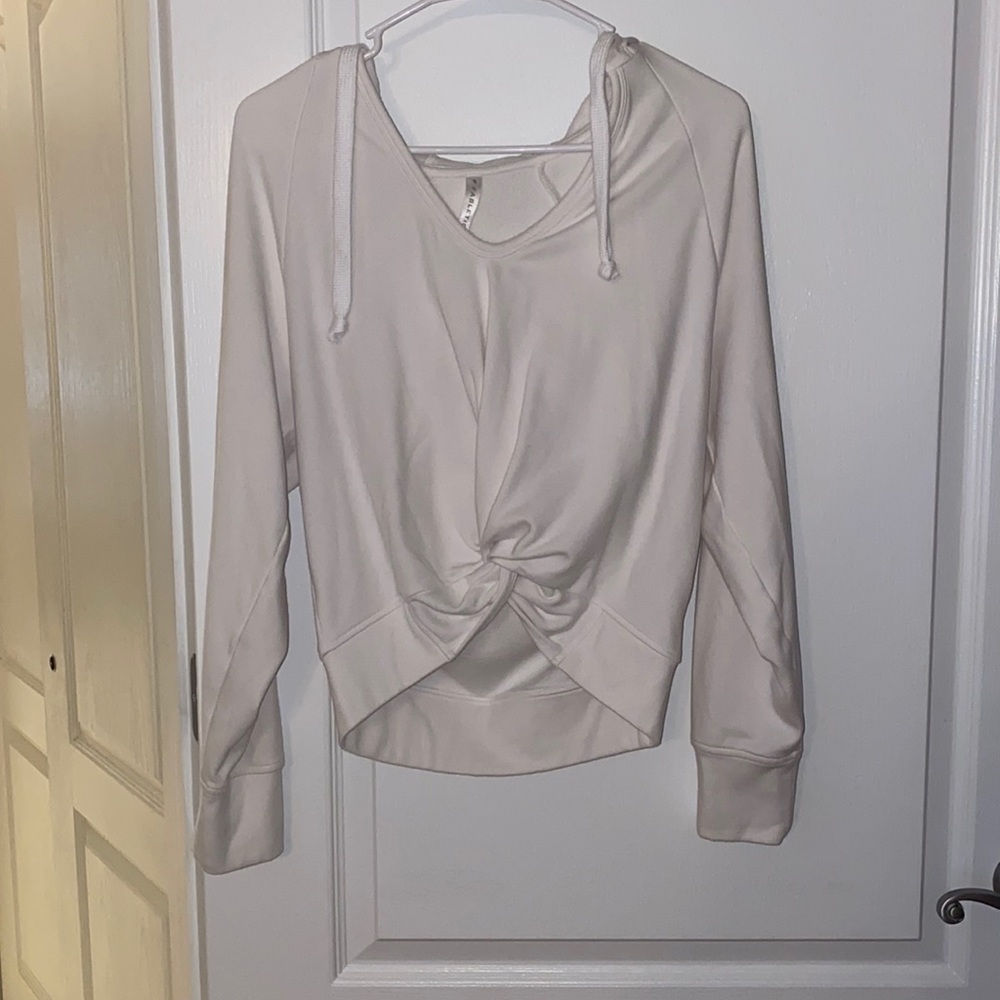 cropped white hoodie vneck scrunched bottom